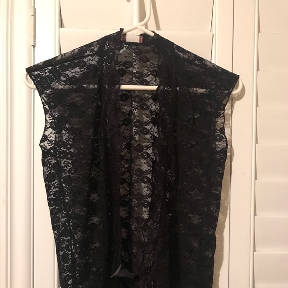 Fashion Magazine Tops - Lacy top Fashion Magazine Tops - Lacy top